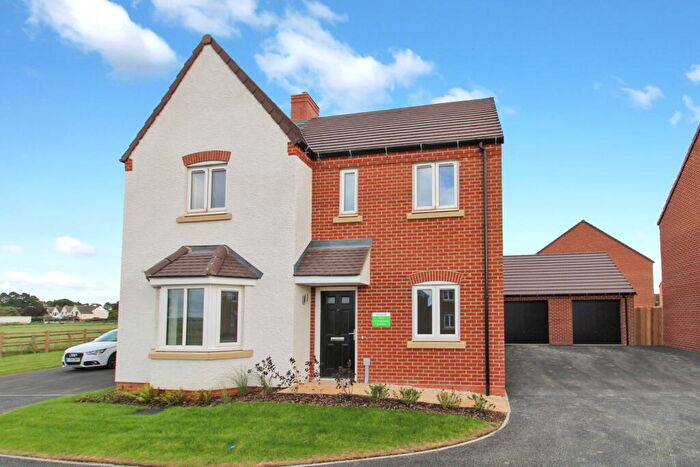 4 Bedroom Detached House For Sale In Oak Grove, Cambridge Road, Dunton, Biggleswade, SG18