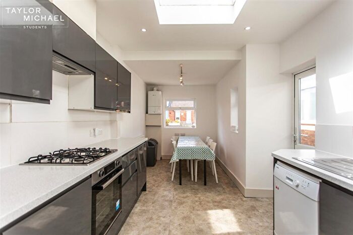 6 Bedroom Terraced House To Rent In Buller Road, Brighton, BN2