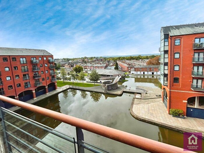 2 Bedroom Flat For Sale In Handbridge Square, Chester, Cheshire, CH1