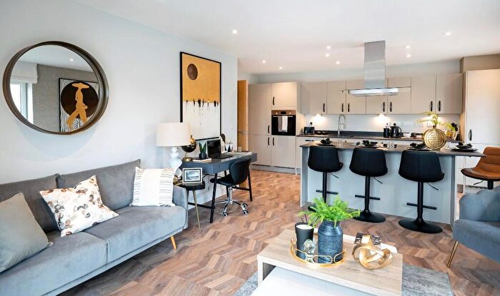 1 Bedroom Apartment For Sale In Mulberry Park, Mulberry Way, BA2