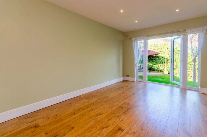 3 Bedroom Bungalow To Rent In Bryanstone Close, Guildford, Guildford, GU2