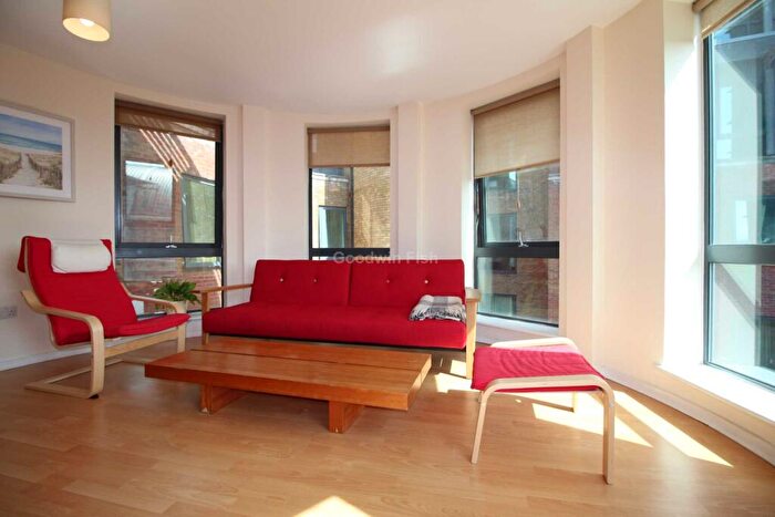 2 Bedroom Apartment To Rent In City South, City Road East, Southern Gateway, M15