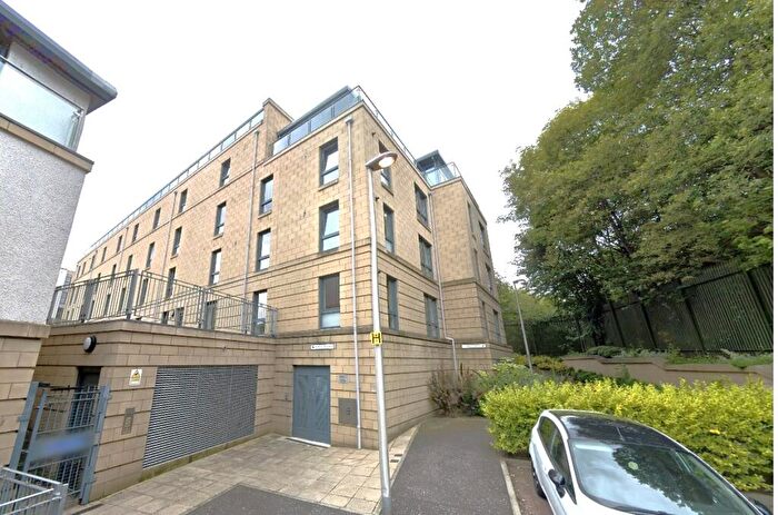 2 Bedroom Flat To Rent In Handyside Place, Slateford, Edinburgh, EH11