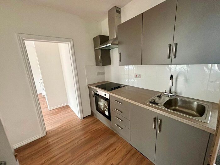 2 Bedroom Flat To Rent In Oxford Street, Mountain Ash, CF45