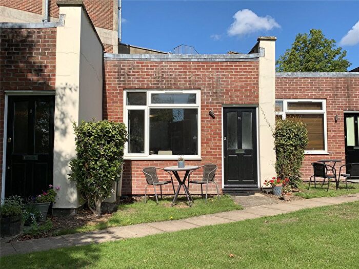 Studio For Sale In Leigham Court Road, London, SW16