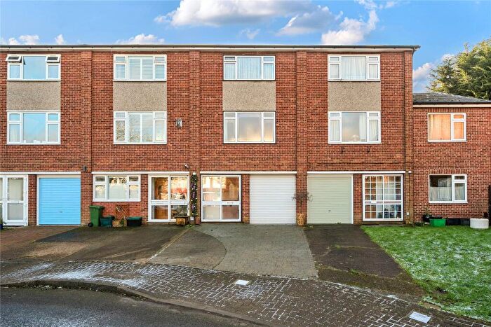 3 Bedroom Terraced House For Sale In Ribston Close, Bromley, BR2