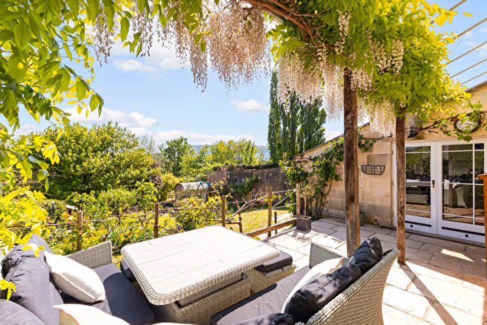 4 Bedroom Link Detached House For Sale In London Road West, Batheaston, BA1