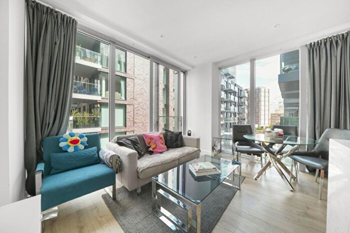 1 Bedroom Flat To Rent In Neroli House, Piazza Walk, E1