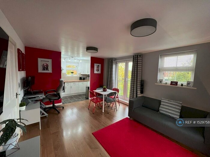 2 Bedroom Flat To Rent In Drakes Avenue, Leighton Buzzard, LU7