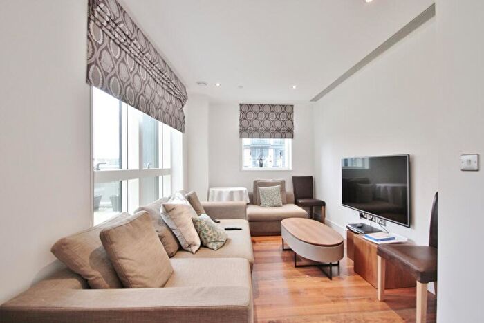 2 Bedroom Apartment For Sale In Jackson Tower, Lincoln Plaza, E14
