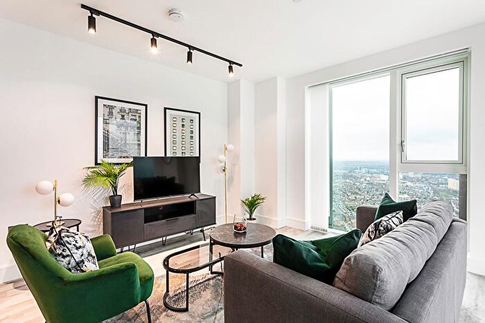 2 Bedroom Flat To Rent In North Acton, W3