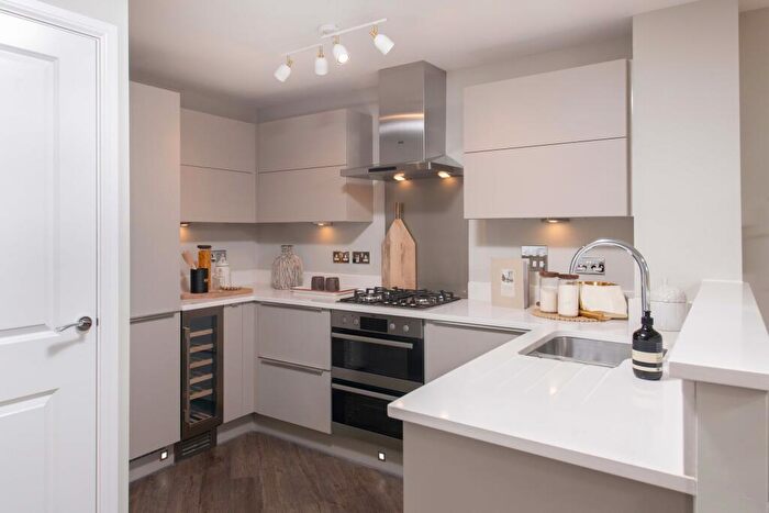 3 Bedroom End Of Terrace House For Sale In Inkersall Road, Chesterfield, Derbyshire, S43