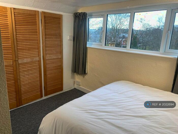 1 Bedroom Flat To Rent In Stoke Road, Guildford, GU1