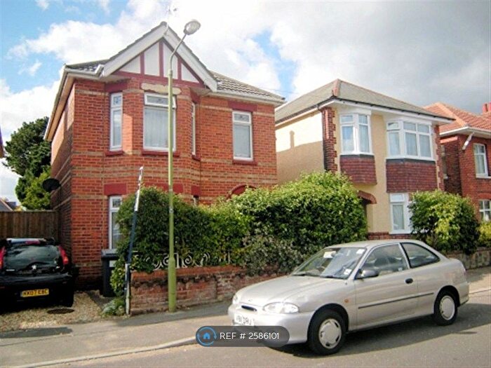 5 Bedroom Detached House To Rent In Evelyn Road, Bournemouth, BH9