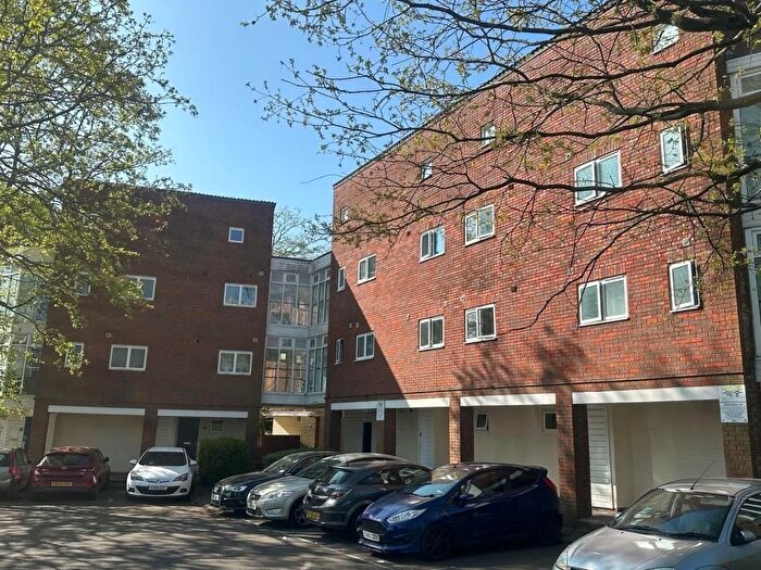 Studio To Rent In Mount Lane, Bracknell, RG12