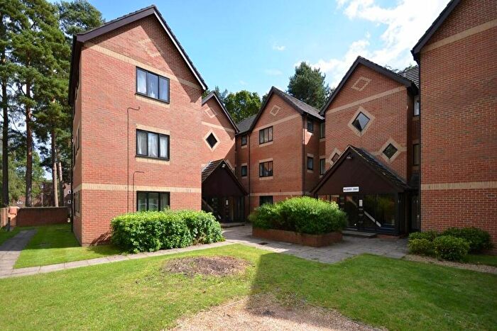 1 Bedroom Flat To Rent In Wayland Close, Harmans Water, RG12