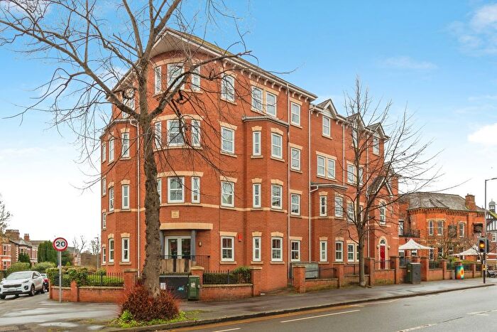 2 Bedroom Flat For Sale In Wilbraham Road, Chorlton, Greater Manchester, M21