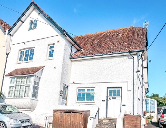 1 Bedroom Apartment To Rent In West Bay Road, Bridport, DT6