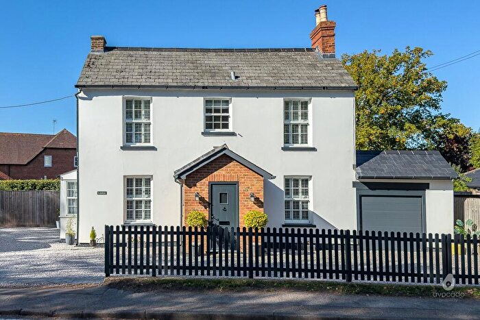 4 Bedroom Detached House For Sale In Newell Green, Berkshire, RG42