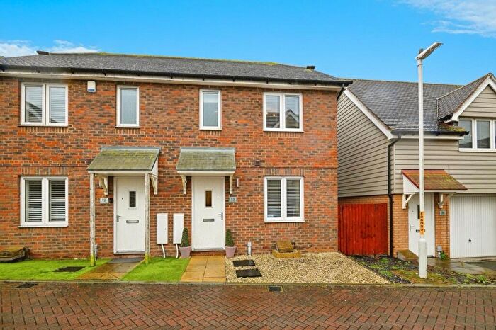 3 Bedroom Semi Detached House For Sale In Daisy Close, Minster On Sea, Sheerness, Kent, ME12