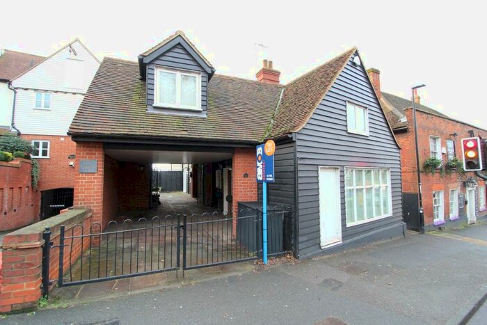 2 Bedroom Semi-Detached House To Rent In High Street, Benfleet, SS7