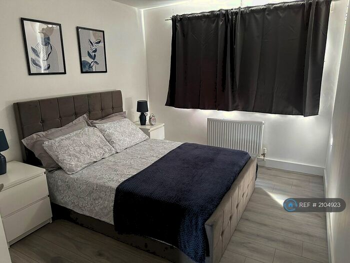 2 Bedroom Flat To Rent In Laurel Court, London, SE25