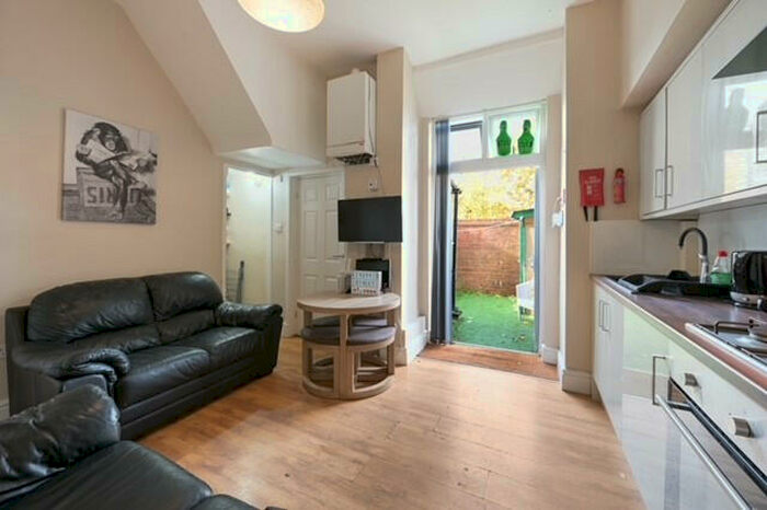 4 Bedroom End Of Terrace House To Rent In Norris Street, Preston, Lancashire, PR1