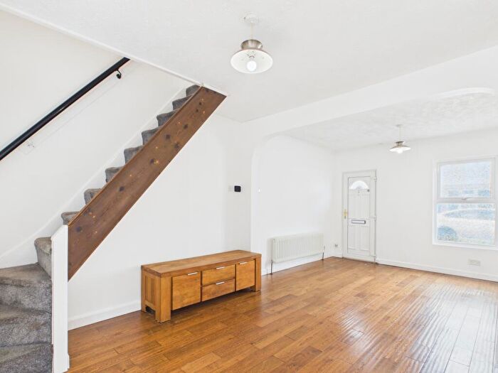 2 Bedroom Terraced House To Rent In Little Street, Reading, RG1