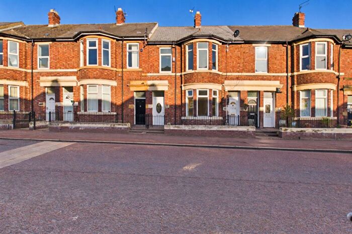 2 Bedroom Flat For Sale In Rodsley Avenue, Gateshead, NE8