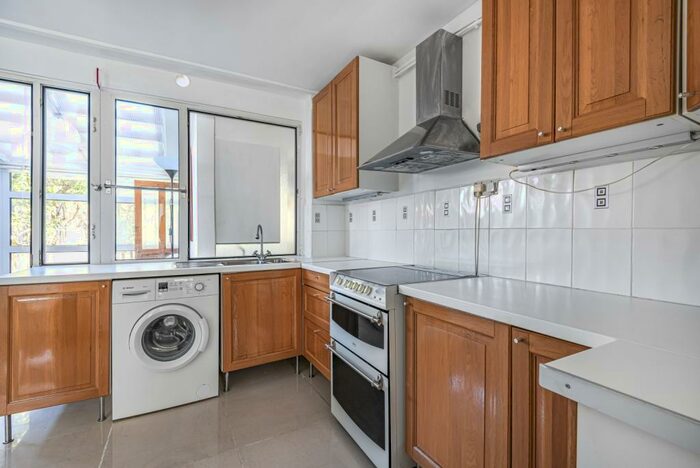 1 Bedroom Flat To Rent In Carston Close London, SE12