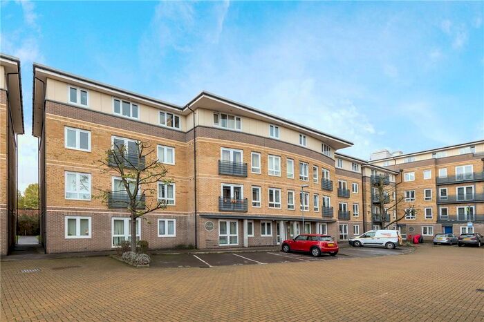 2 Bedroom Flat To Rent In Rosegate House, Hereford Road, Bow, E3