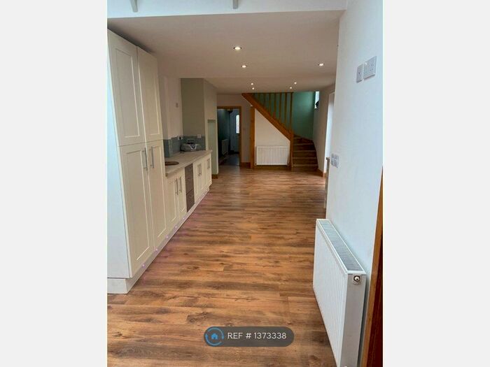 3 Bedroom Semi-Detached House To Rent In Edward Street, Withernsea, HU19