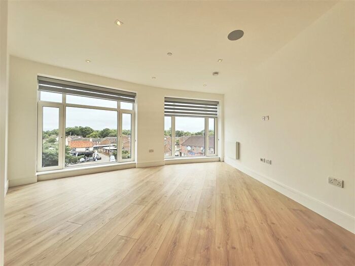 1 Bedroom Flat To Rent In - Pyrcroft Road, Chertsey, KT16