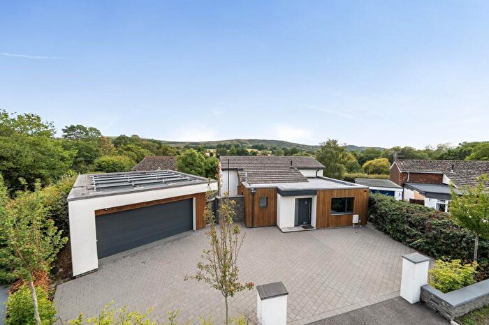 4 Bedroom Detached House For Sale In Chantry Close, Storrington, RH20