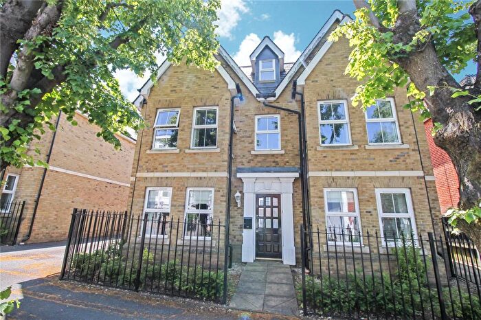 1 Bedroom Apartment For Sale In Avenue Road, Brentwood, CM14