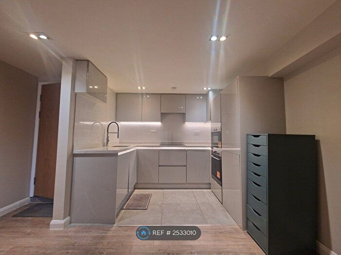 1 Bedroom Flat To Rent In Lavender Hill, London, SW11