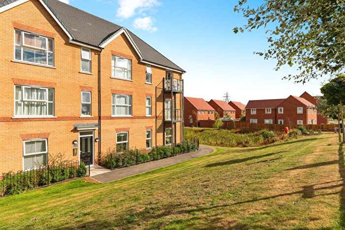 2 Bedroom Flat For Sale In Porthcawl Close, Stevenage, SG1