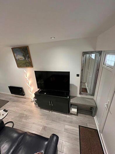 1 Bedroom Apartment To Rent In Springfield Mount, London, NW9