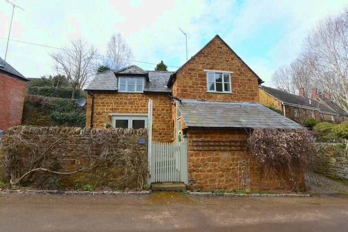 2 Bedroom Character Property For Sale In Lower End, Shutford, OX15