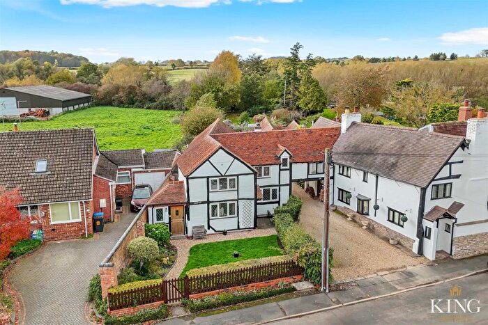 4 Bedroom Link Detached House For Sale In Chapel Lane, Aston Cantlow, Henley-In-Arden, B95