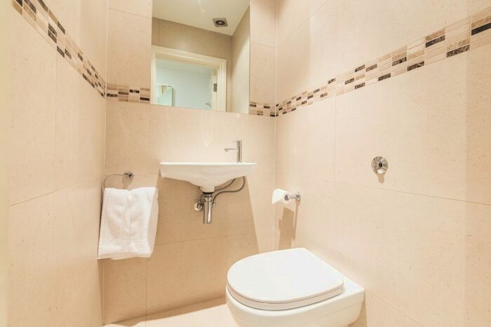 1 Bedroom Flat To Rent In Grosvenor Hill, London, W1K
