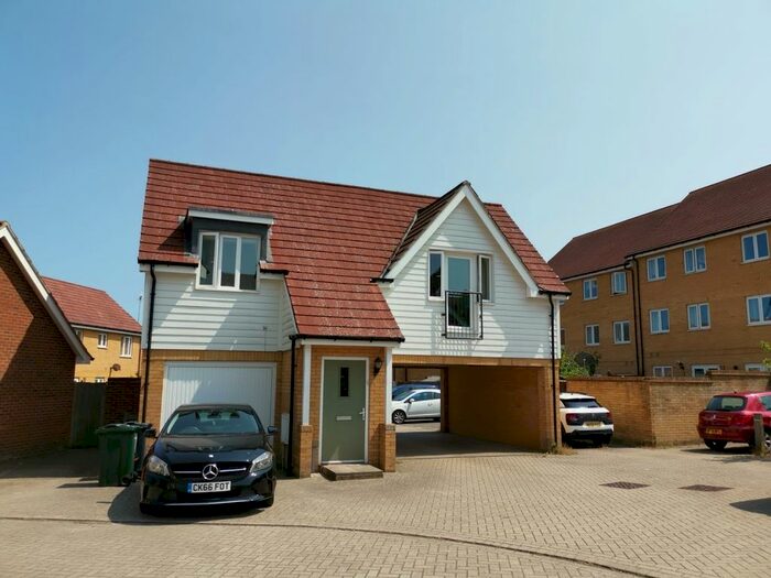 2 Bedroom Property To Rent In Leslie Gilbert Lane, Ashford, TN23