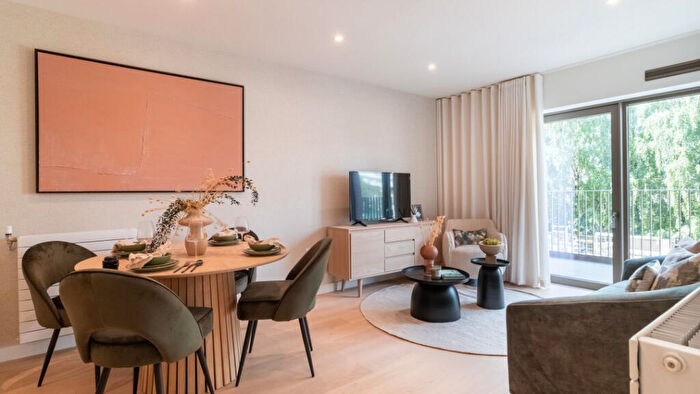 2 Bedroom Flat For Sale In Royal Crest Avenue, Newham, London, E16