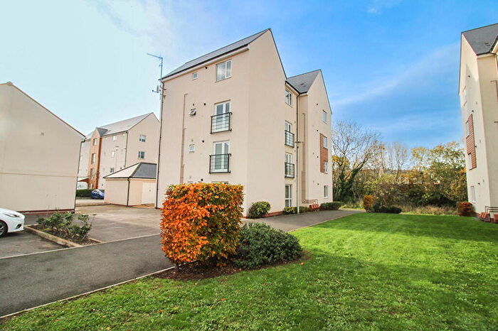 1 Bedroom Flat For Sale In Paper Mill Gardens, Portishead, Bristol, BS20
