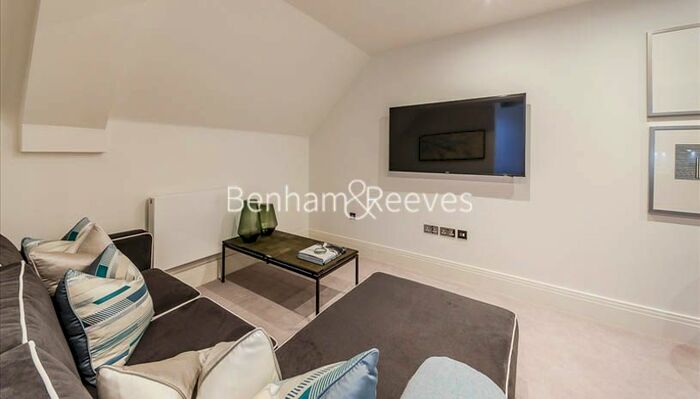 2 Bedroom Flat To Rent In Palace Wharf, Hammersmith, W6
