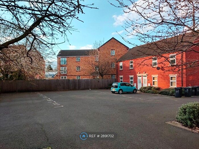 2 Bedroom Flat To Rent In Carlton Close, Loughborough, LE11