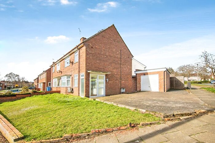 3 Bedroom Semi Detached House For Sale In Willowcroft Road, Ipswich, Suffolk, IP1