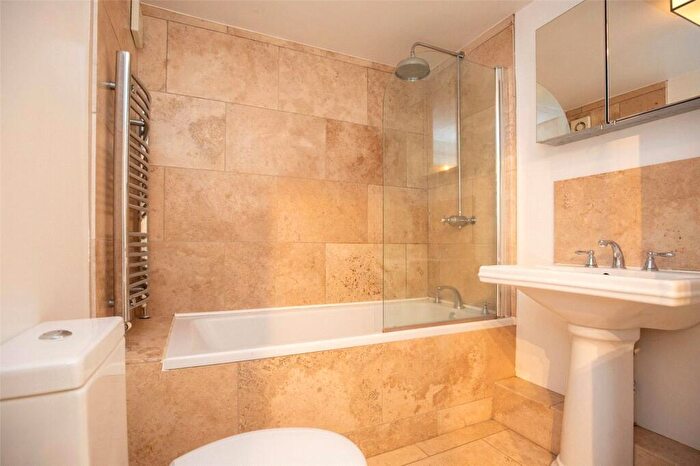2 Bedroom Apartment To Rent In Elliston Road, Redland, Bristol, BS6