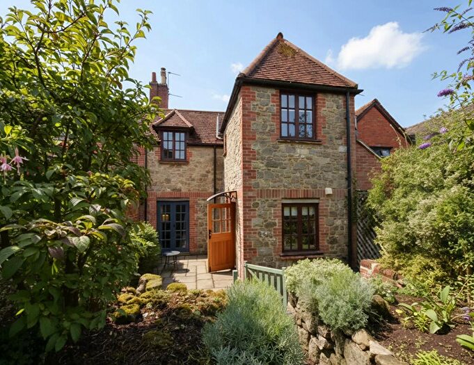 2 Bedroom Cottage For Sale In Salisbury Street, Shaftesbury, Dorset, SP7