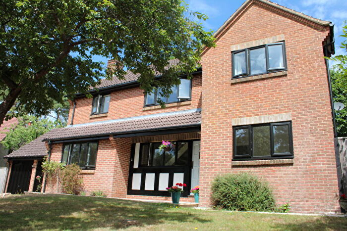4 Bedroom House To Rent In Ashley Heath Ringwood, BH24